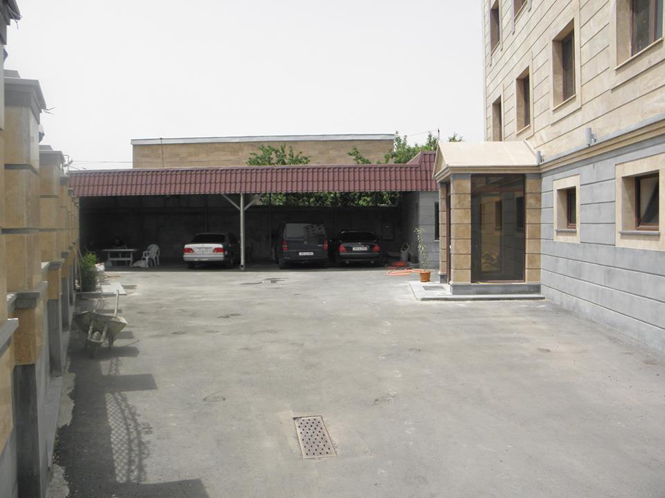Hotel Apollon Jerevan Buitenkant foto