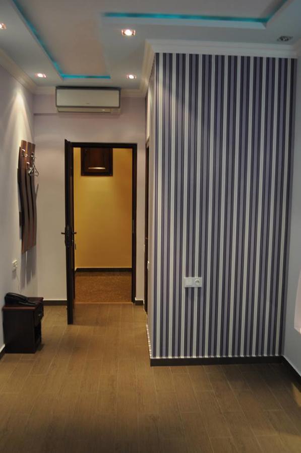 Hotel Apollon Jerevan Buitenkant foto