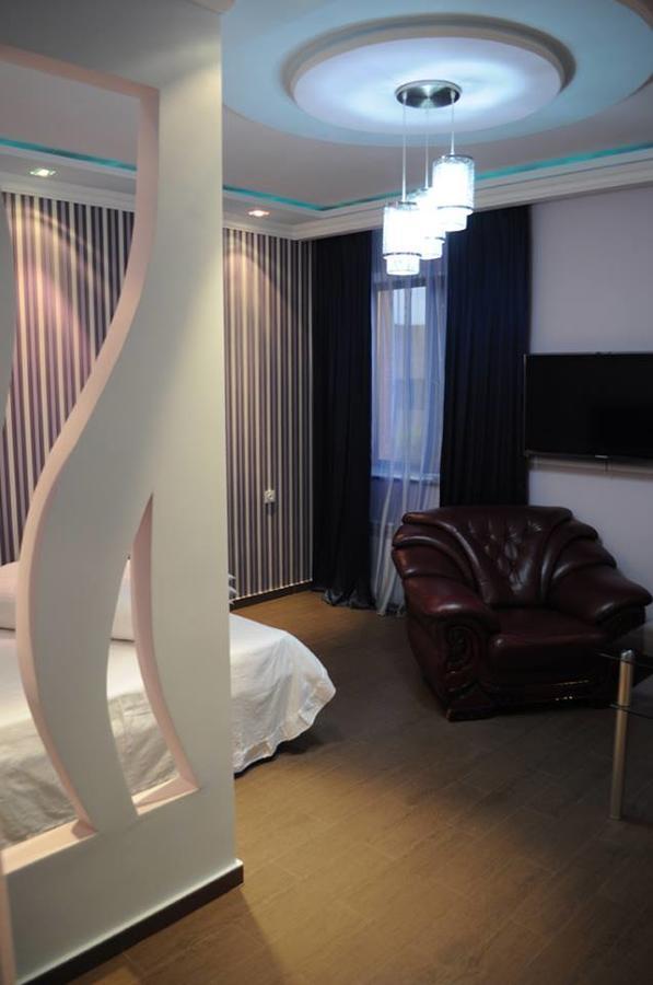 Hotel Apollon Jerevan Buitenkant foto