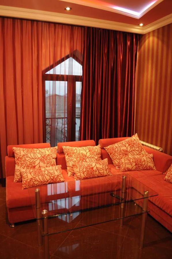 Hotel Apollon Jerevan Buitenkant foto
