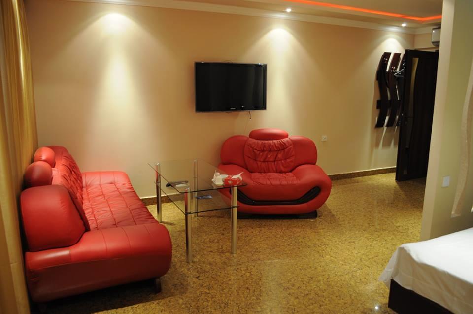 Hotel Apollon Jerevan Buitenkant foto