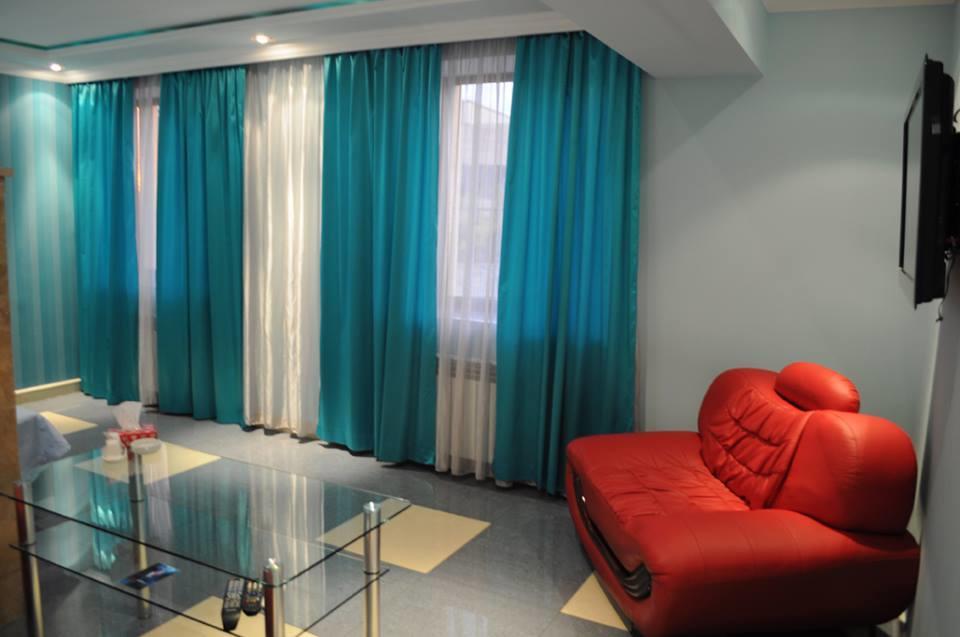 Hotel Apollon Jerevan Buitenkant foto