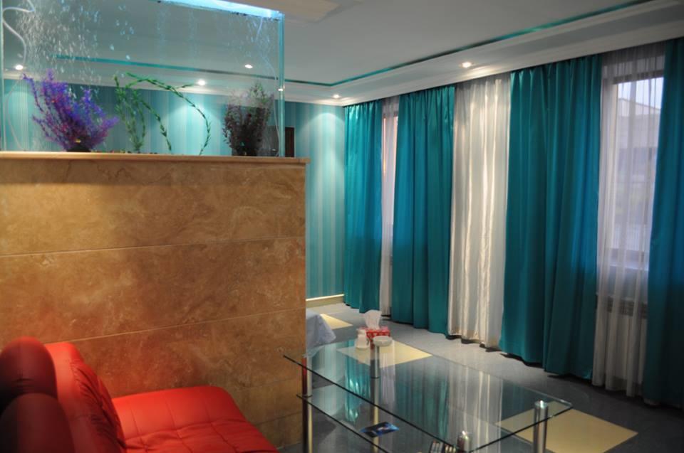 Hotel Apollon Jerevan Buitenkant foto